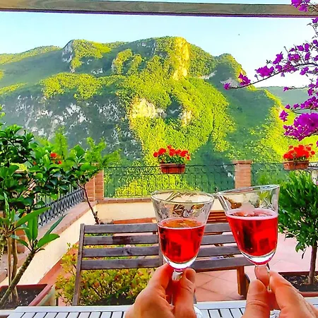 Domus Petrae Bed & Breakfast Scheggino