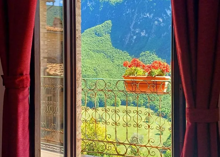 Bed & Breakfast Domus Petrae Scheggino